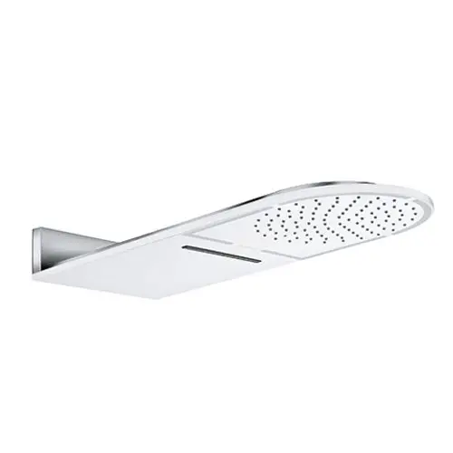 Kopfbrause von Kludi mit abgerundeter Form in Chrom und Weiß, montiert an einer Wand. Die Oberfläche hat ein strukturiertes Muster mit Wasserlöchern.